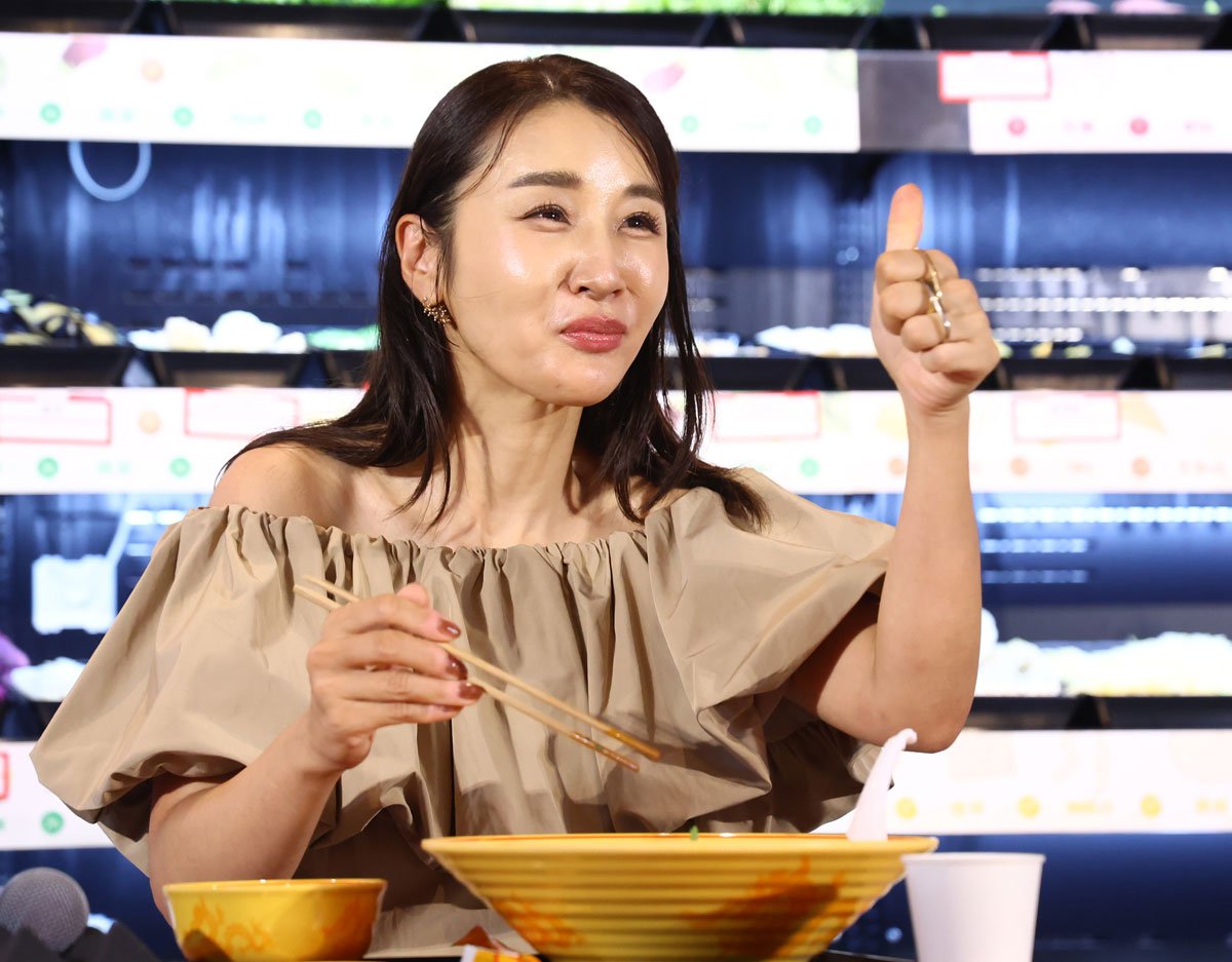 鈴木紗理奈 ５０代に向けての抱負語る「命を使い切って死ぬのが自分の人生のテーマ」