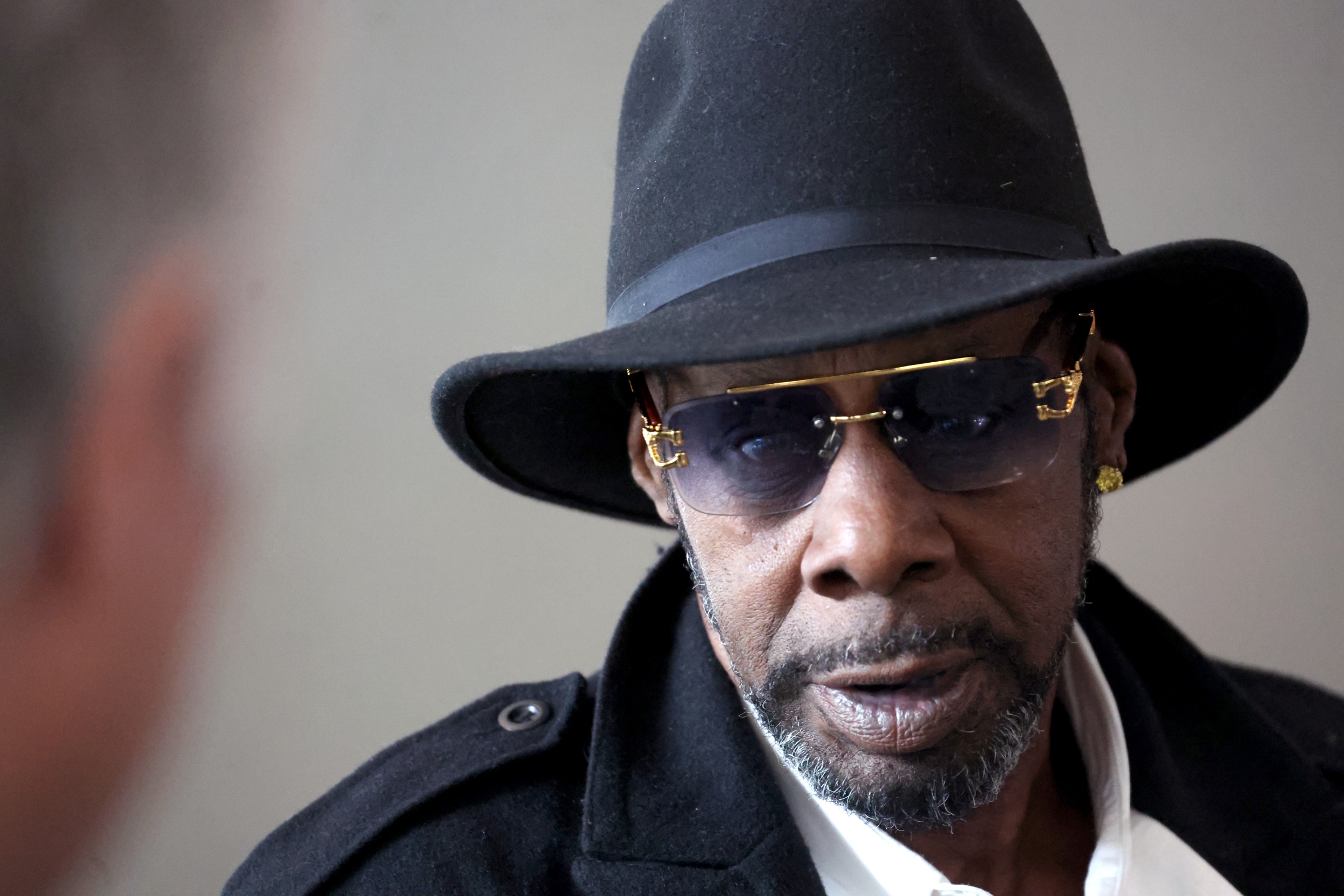 r-kelly-formally-asks-trump-to-commute-31-year-prison-sentence
