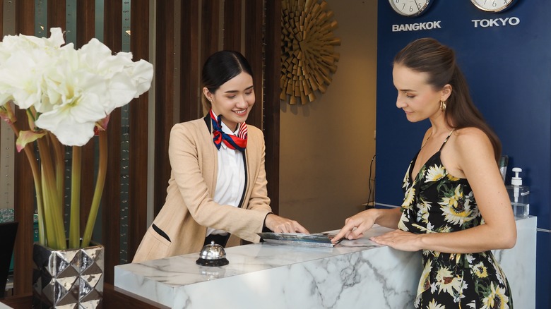 The Secret Reason Staff Are So Friendly At All-Inclusive Resorts (And How To Avoid Getting Scammed)