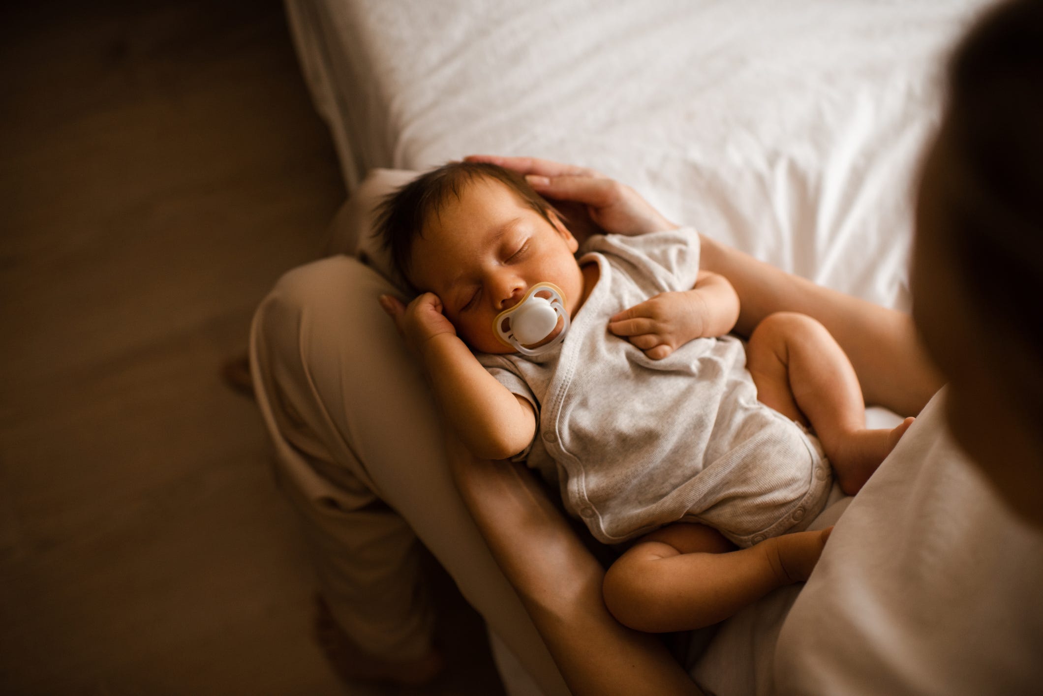 How do you sleep train a baby? Follow these expert tips