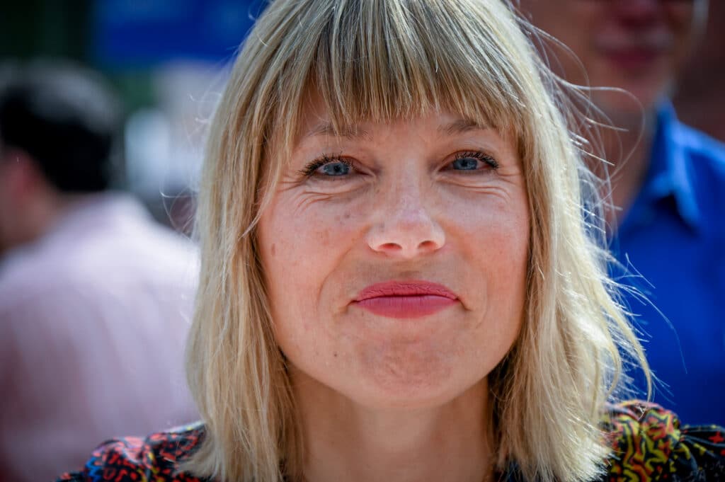 Mélanie Page témoigne sur les agressions sexuelles subies durant son enfance