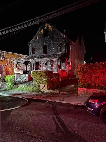 Four displaced, two hurt after fire spreads to neighboring home in New ...