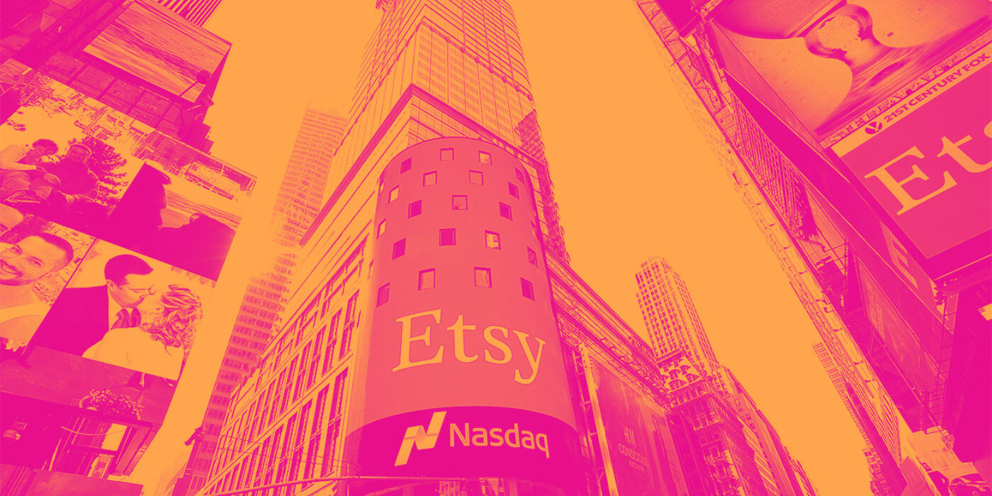 2 Internet Stocks to Watch and 1 to Ignore