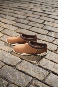 The Ugg Tasman Flex in Chestnunt.