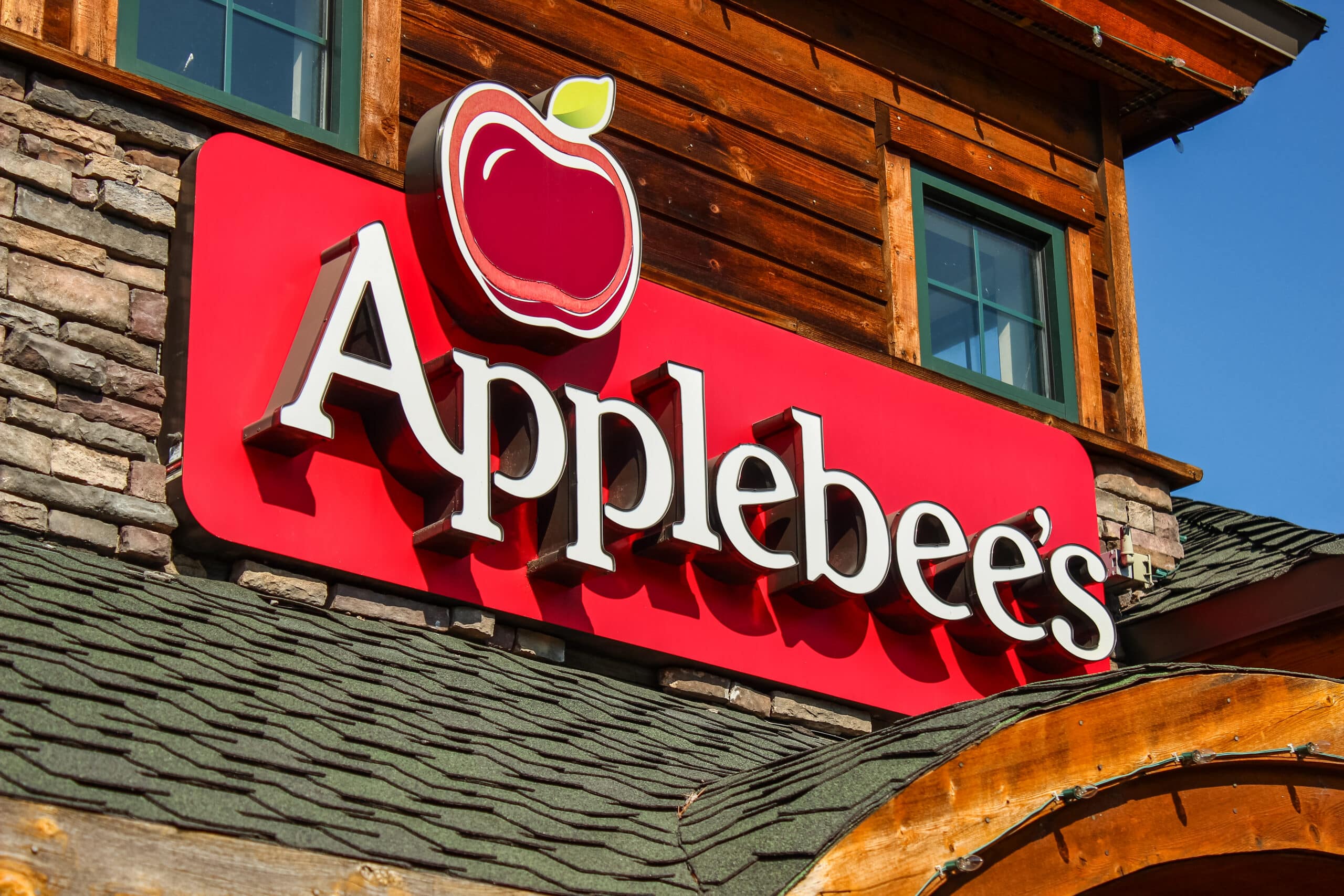 Remember Applebee's Dollarita? The $1 Drink Is Returning This Summer
