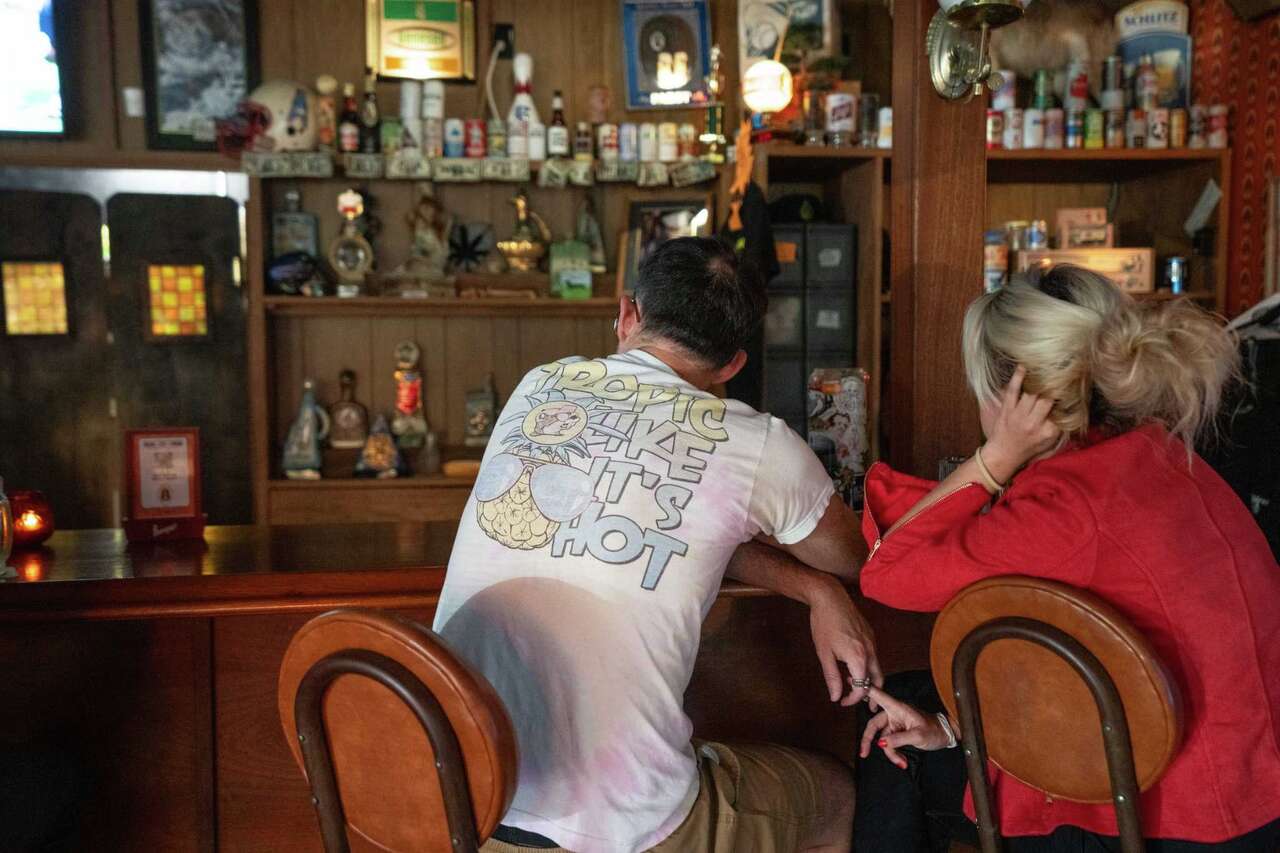 Where to meet singles in Austin: Best spots beyond dating apps