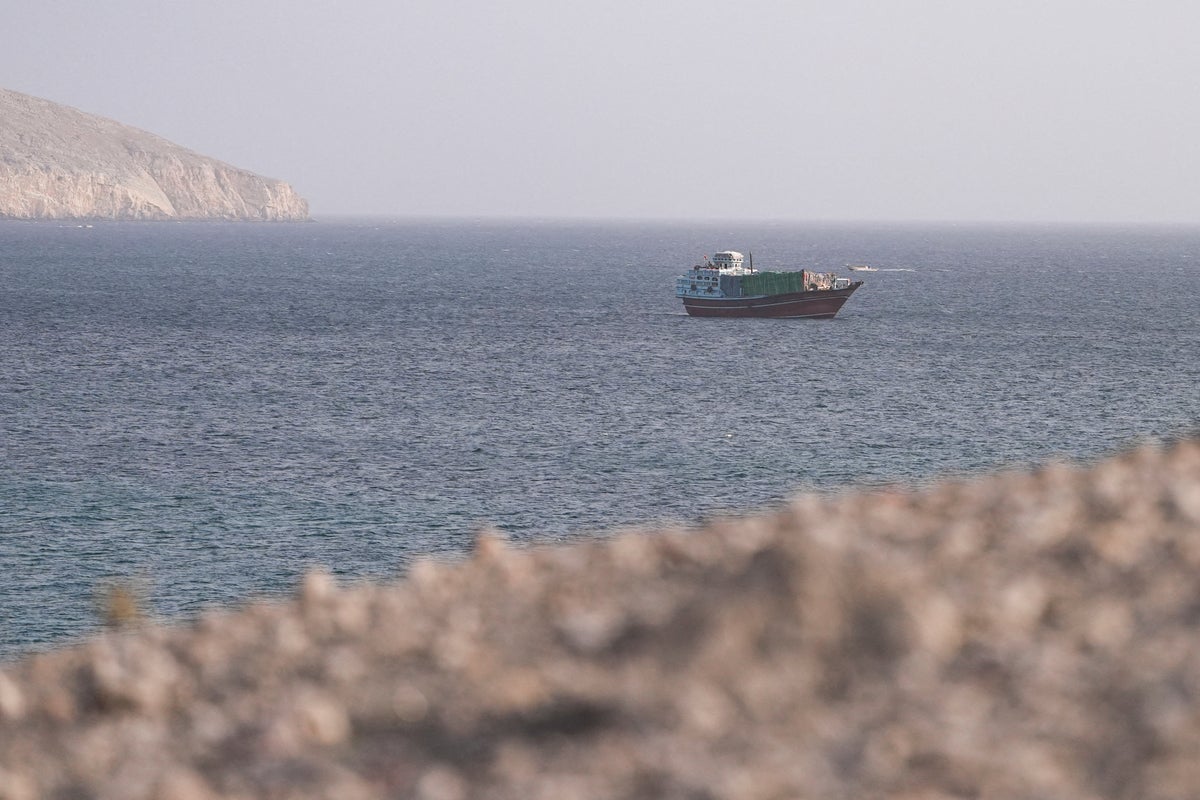 Deadlock in the Strait of Hormuz: Shipping traffic collapses in a week