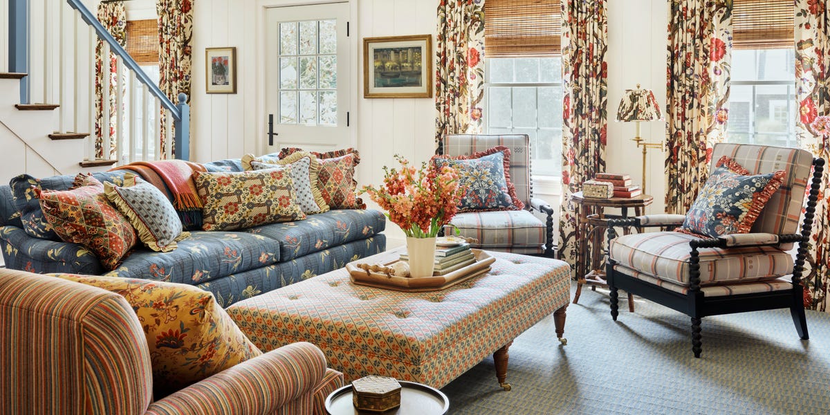 A Colorful New England Coastal Cottage