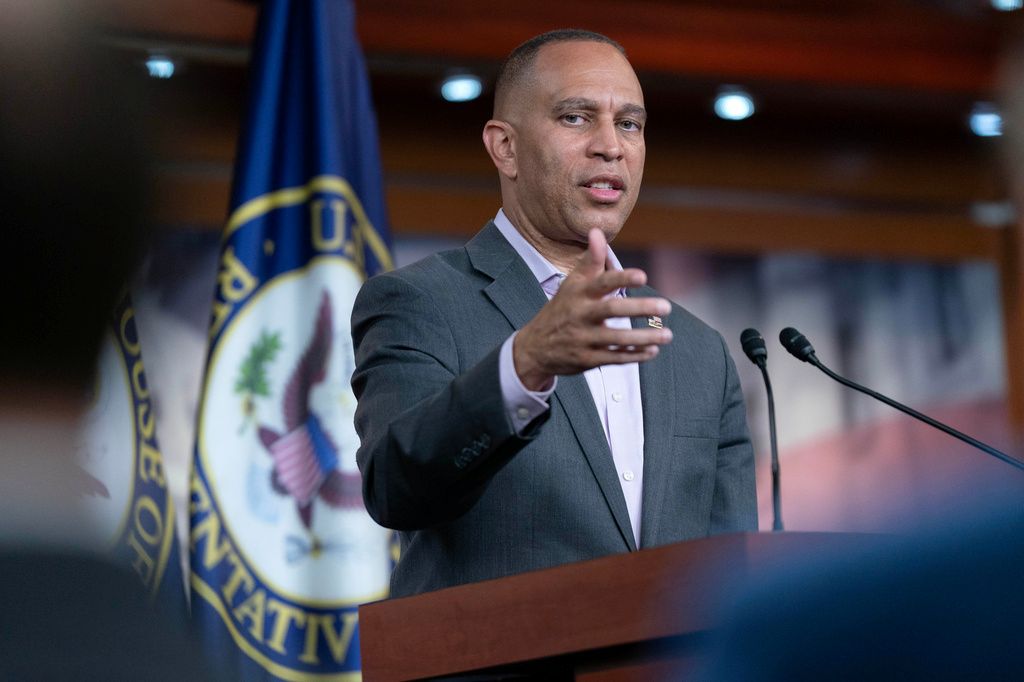 Democrats see dip in generic ballot polling