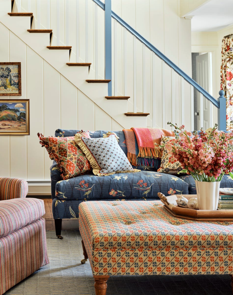 rosenfeld-massachusetts-coastal-cottage-family-room-sofa.jpg