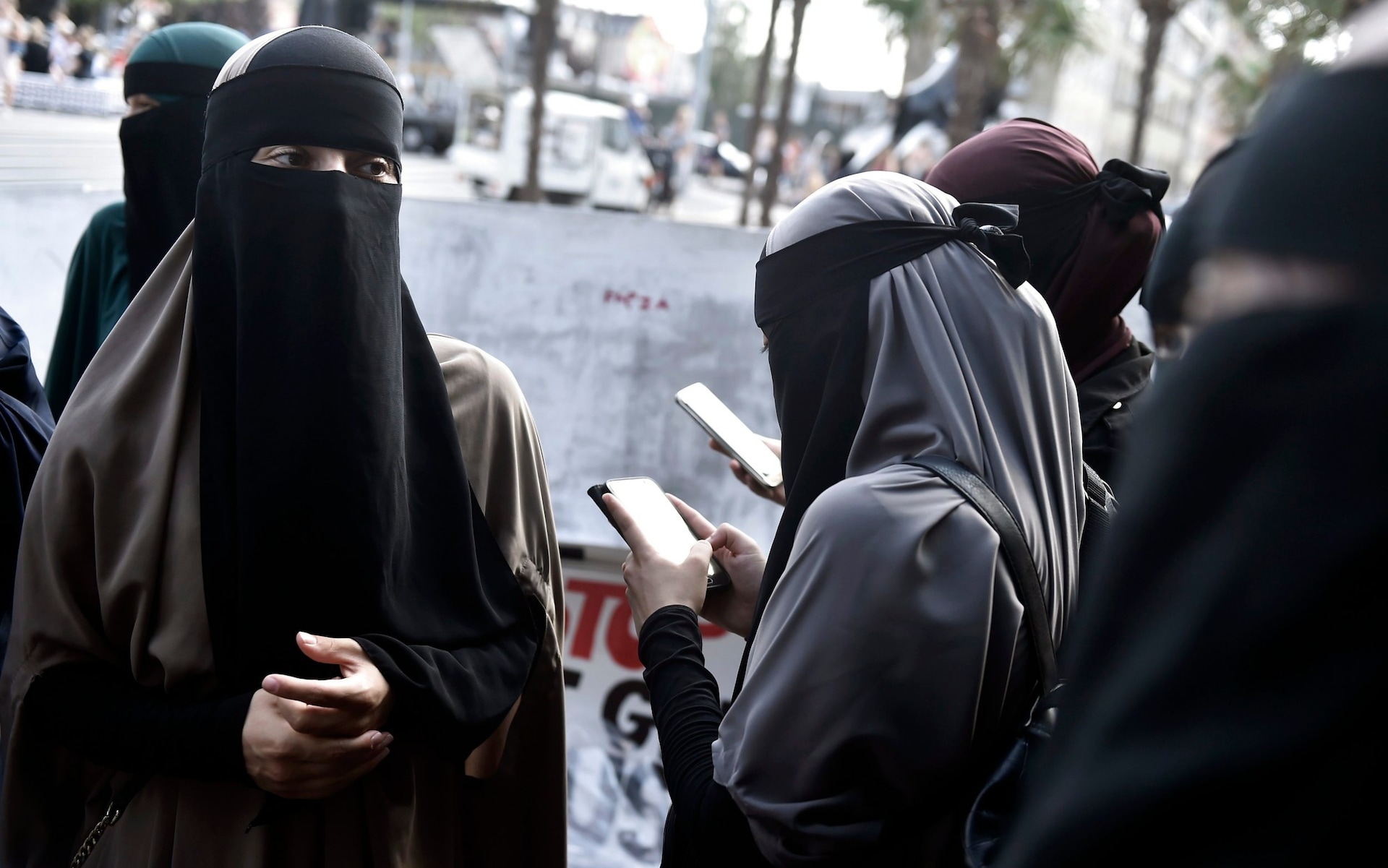 Burka to be banned in Danish schools