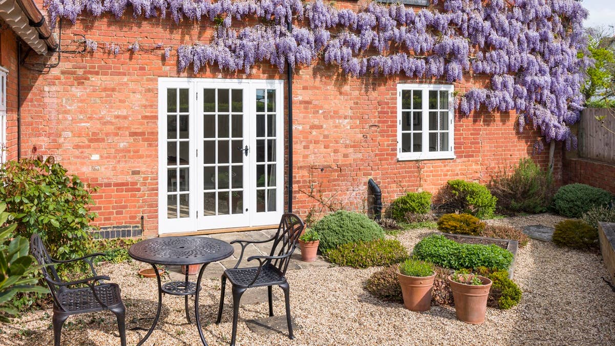 house-and-garden-with-patio-furniture-uk