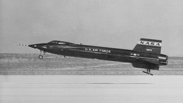 The Unique Landing Technique Of The Fastest Manned Aircraft Ever Built
