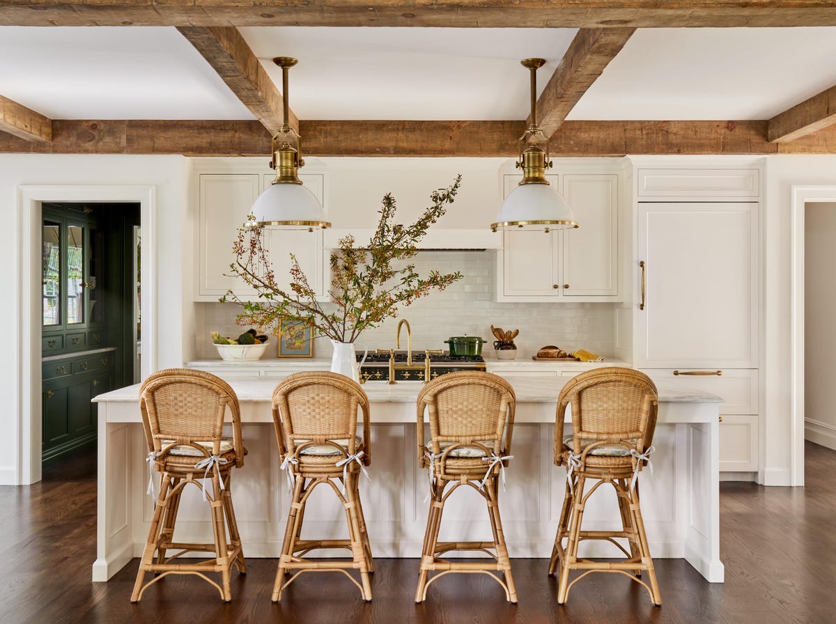 jennifer-hunter-connecticut-home-kitchen.jpg