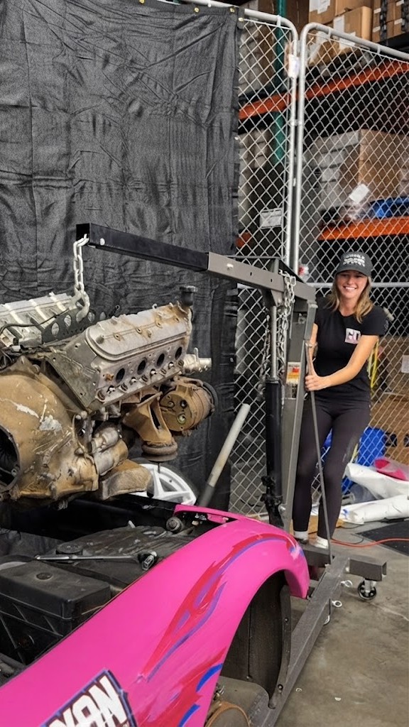 C5 Corvette’s LS1 is out for a complete engine overhaul