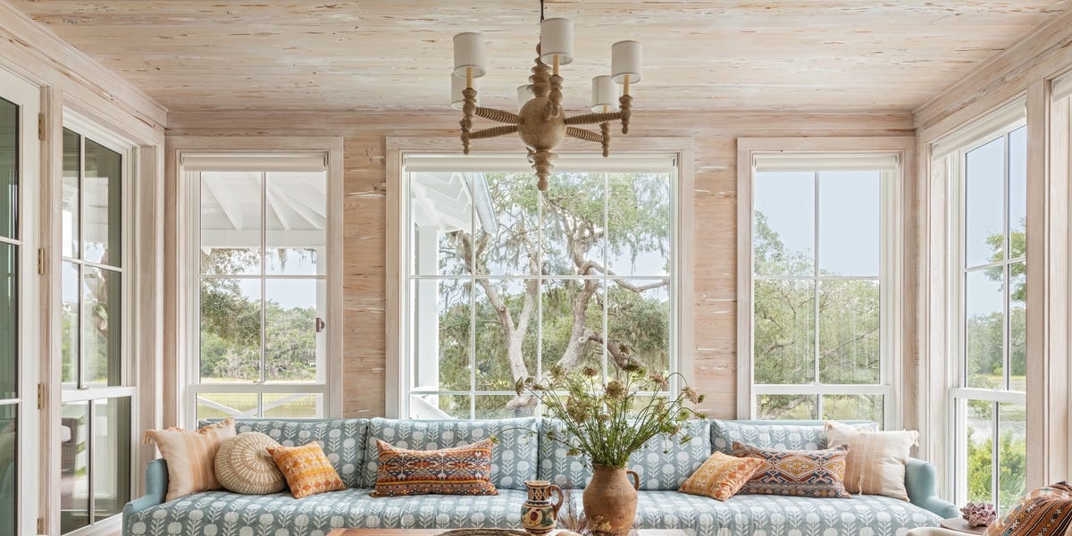 Two opposing aesthetics collide at this calming coastal retreat in South Carolina