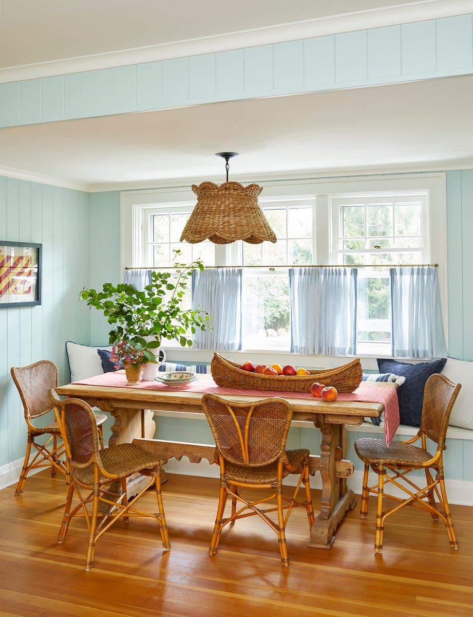 cullen-wisconsin-lake-home-dining-space.jpg