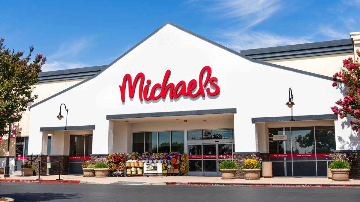 Michaels' 24-Inch Purple Ranunculus Wreath: Affordable Way to Brighten Your Front Door