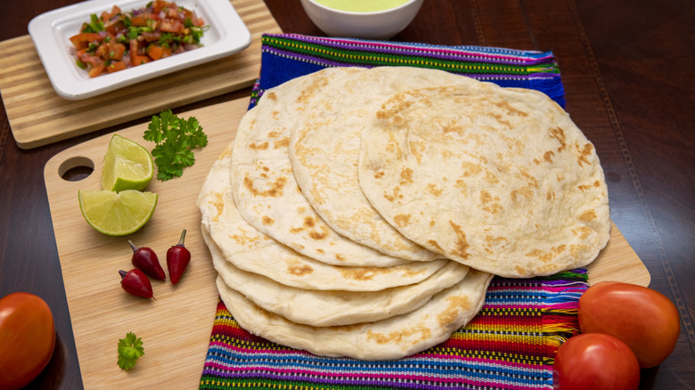 The Tortilla Green Flag To Look Out For When Dining At A Mexican Restaurant