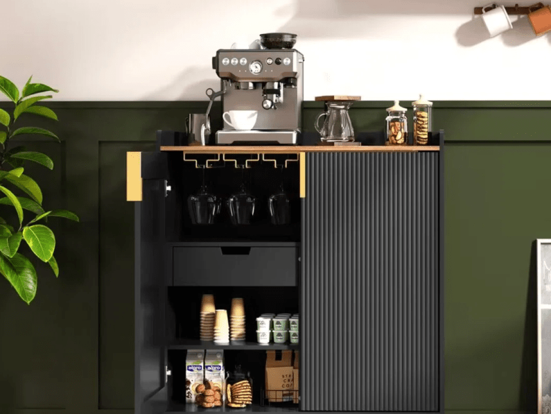 Ice-cold kitchens: 9 must-haves for styling summer drinks stations