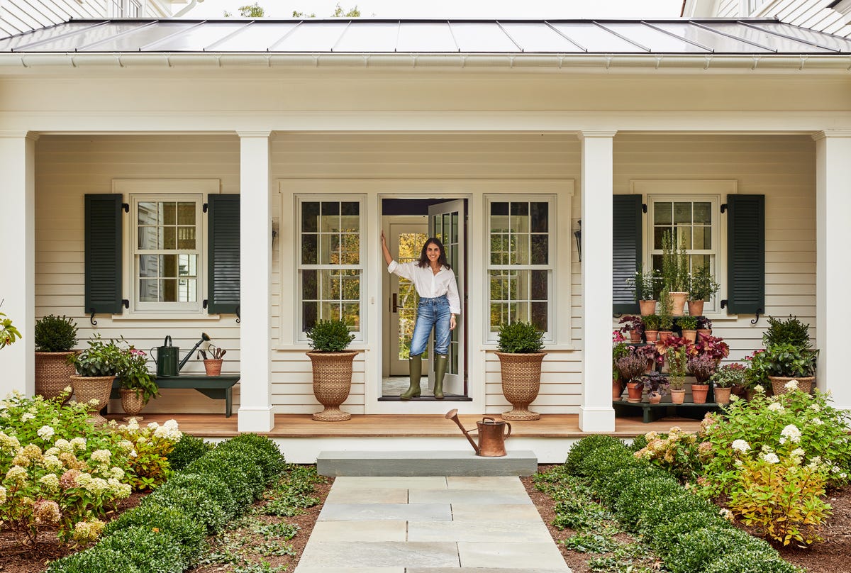 jennifer-hunter-connecticut-home-pink-bathroom-side-porch.jpg