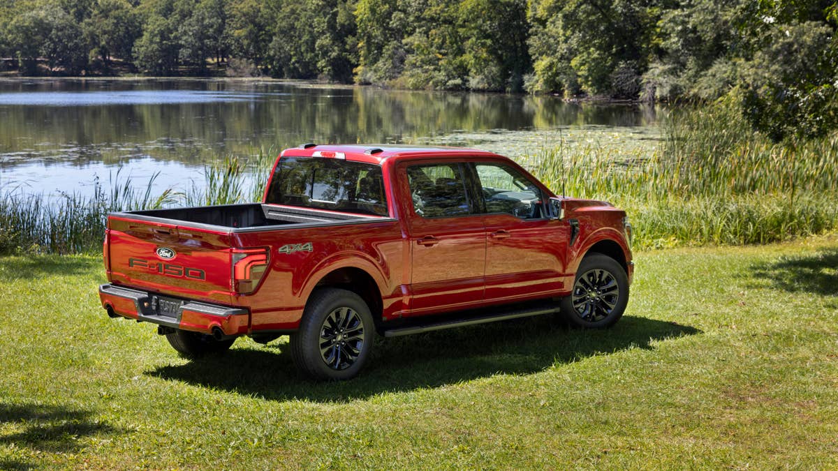 2024-ford-f-150-lariat_02