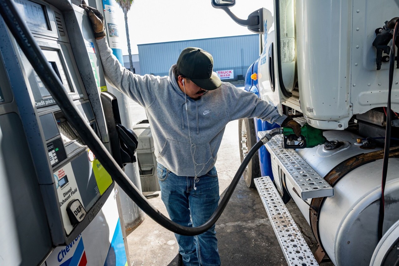 Sharp drop in diesel supplies threatens to rev up inflation again