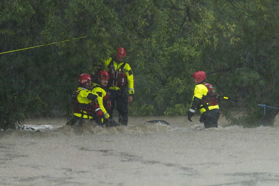 Guadalupe River rises 35 feet, forcing evacuations in Kerr County