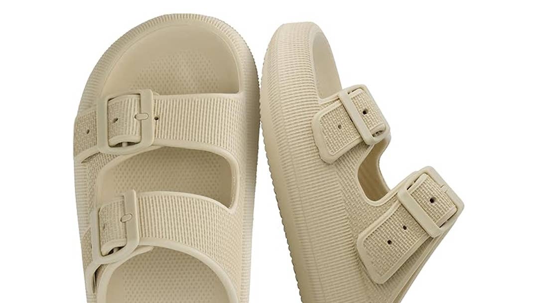 cushionaire-fame-pillow-cloud-sandals