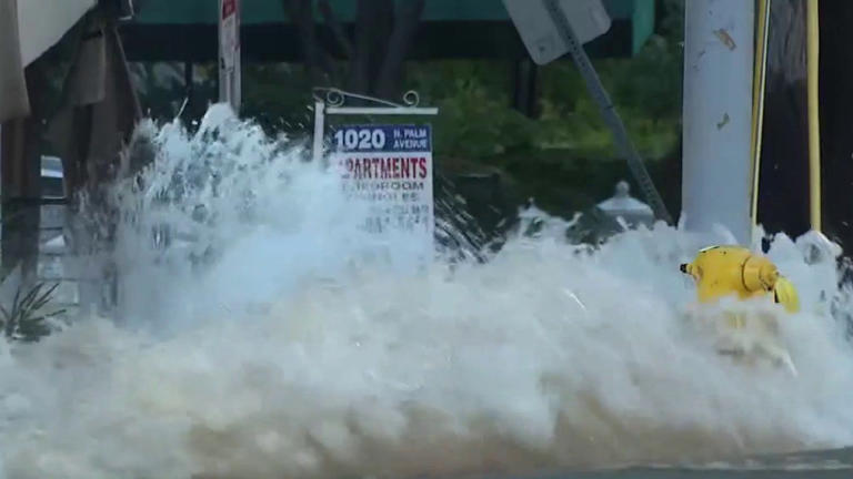 Major water main break in West Hollywood floods streets, submerges cars