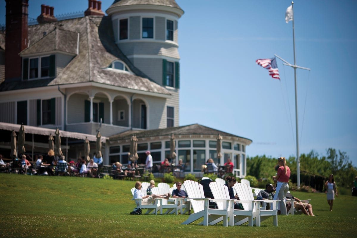 Castle-Hill-Inn_View-of-The-Lawn.jpg