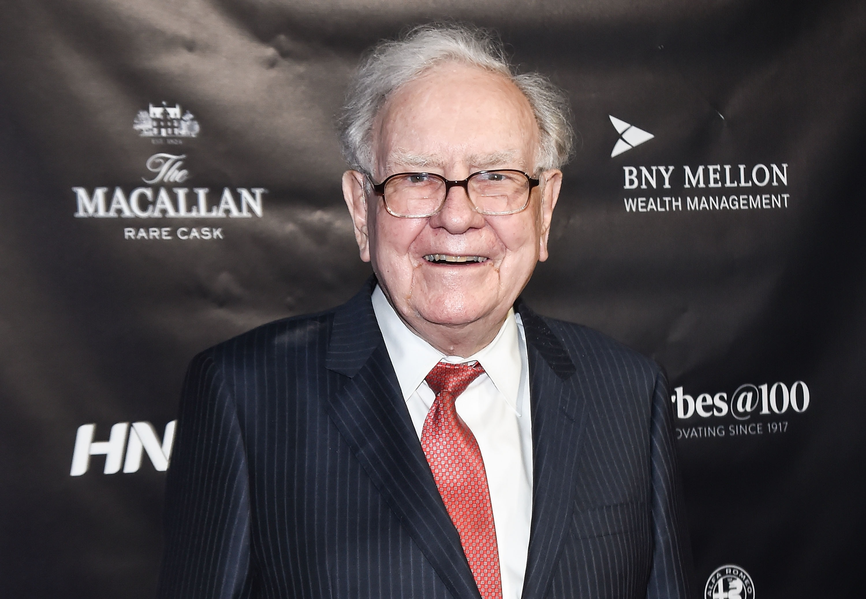 NEW YORK, NY - SEPTEMBER 19: Warren Buffett attends the Forbes Media Centennial Celebration at Pier 60 on September 19, 2017 in New York City. (Photo by Daniel Zuchnik/WireImage)