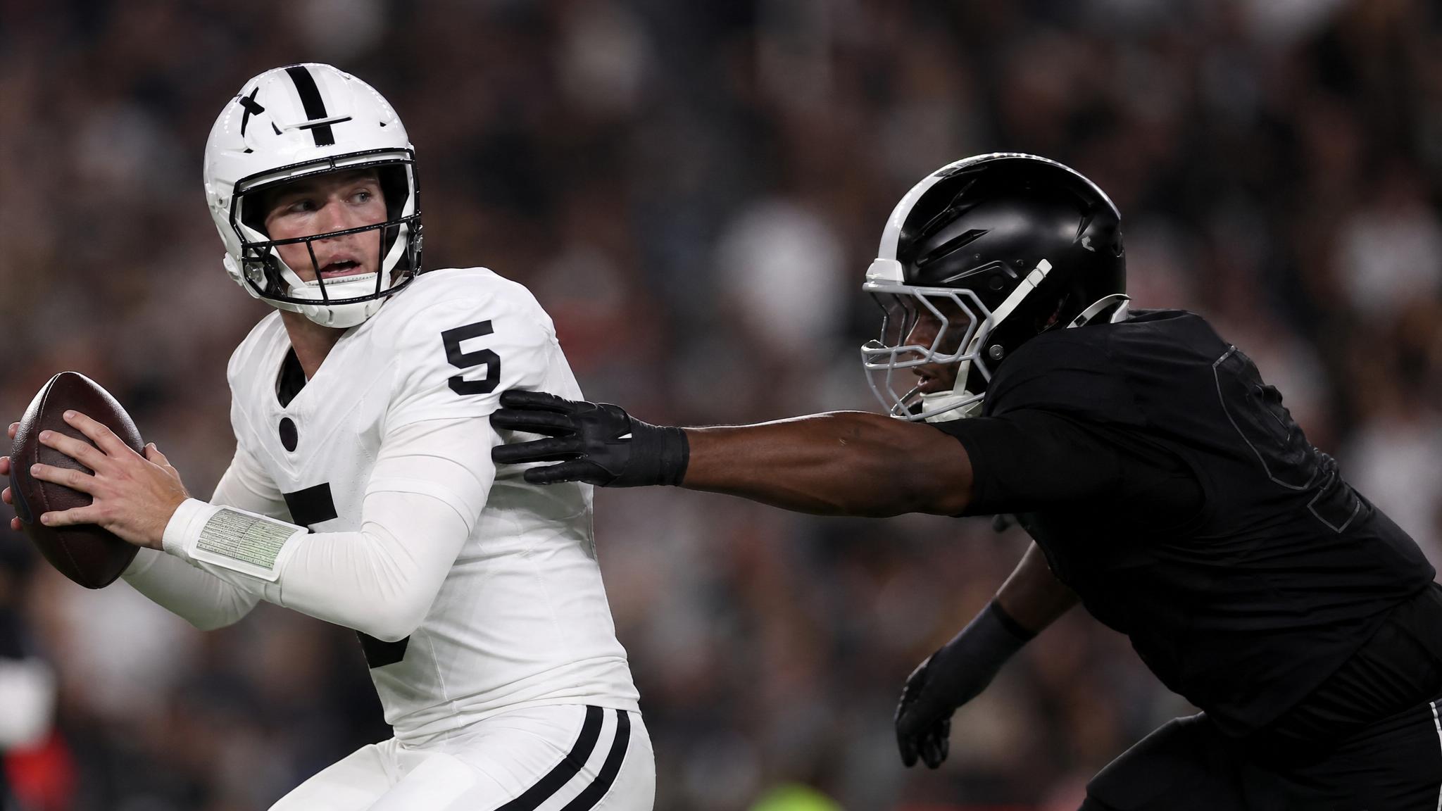 Jon Gruden says quarterback play is 'dissolving,' not evolving