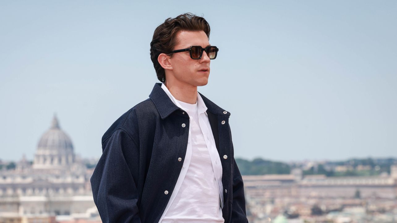 Unpacking with Tom Holland: A lads trip to Portugal for his 30th birthday