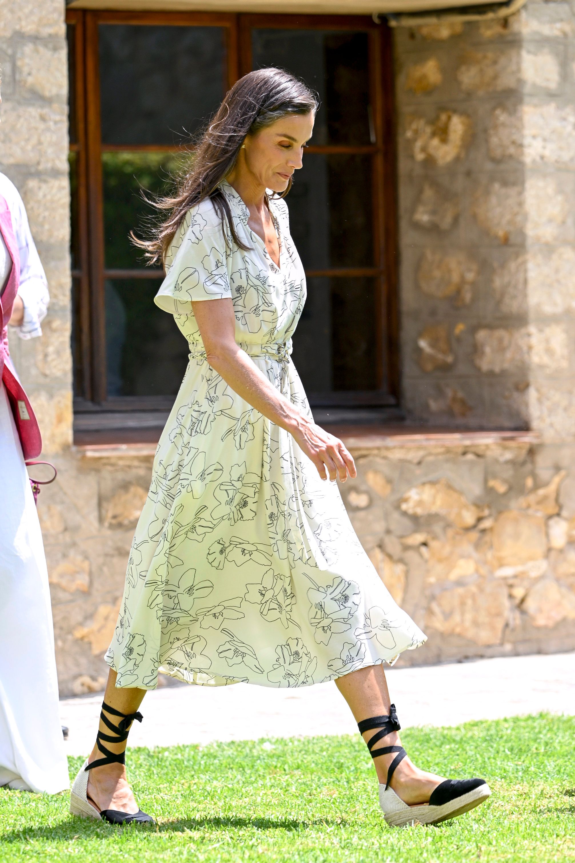 Sofia and Leonor, Princesses of Spain, Matched in Summer's Most Versatile Shoe
