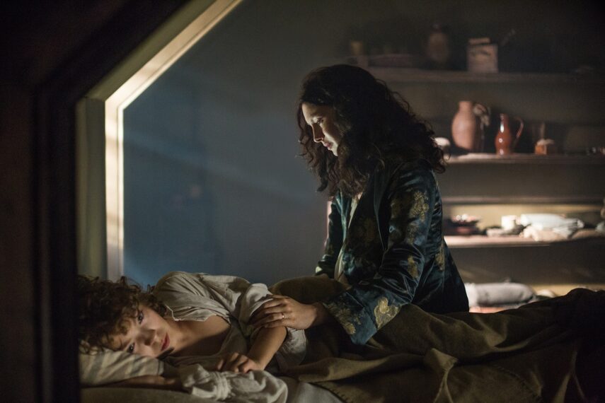 Romann Berrux and Caitriona Balfe in 'Outlander' Season 2