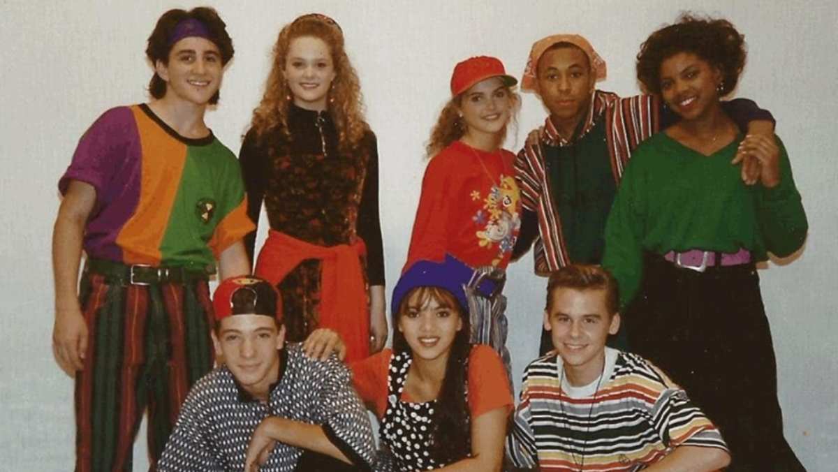 Dale Godboldo, Keri Russell, Josh Ackerman, Rhona Bennett, Mylin Brooks, JC Chasez, and Jennifer McGill in 'The All New Mickey Mouse Club' (1989) (Image source: The Walt Disney Co.)