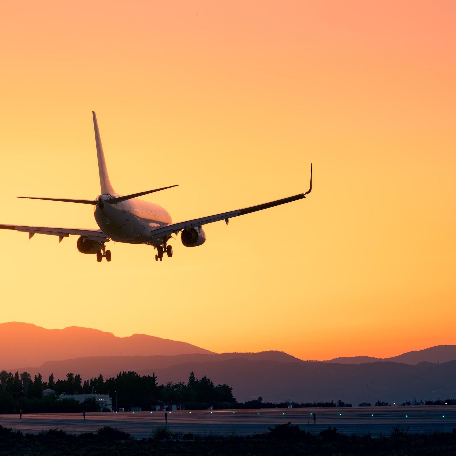 Airlines say permanent daylight saving time won't be simple