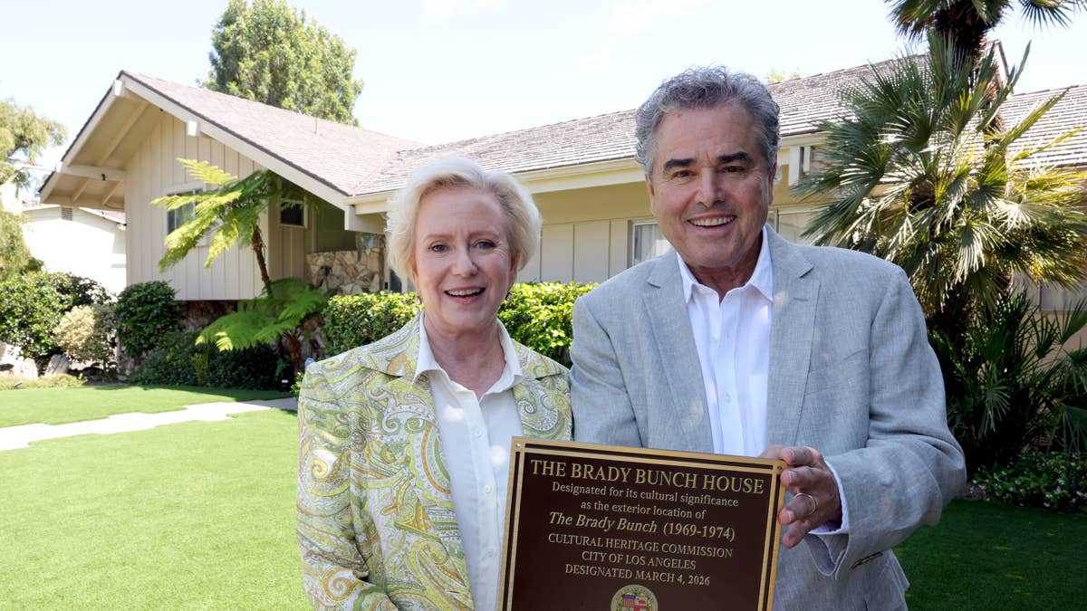 Iconic '70s Brady Bunch house opens for limited public tours in LA