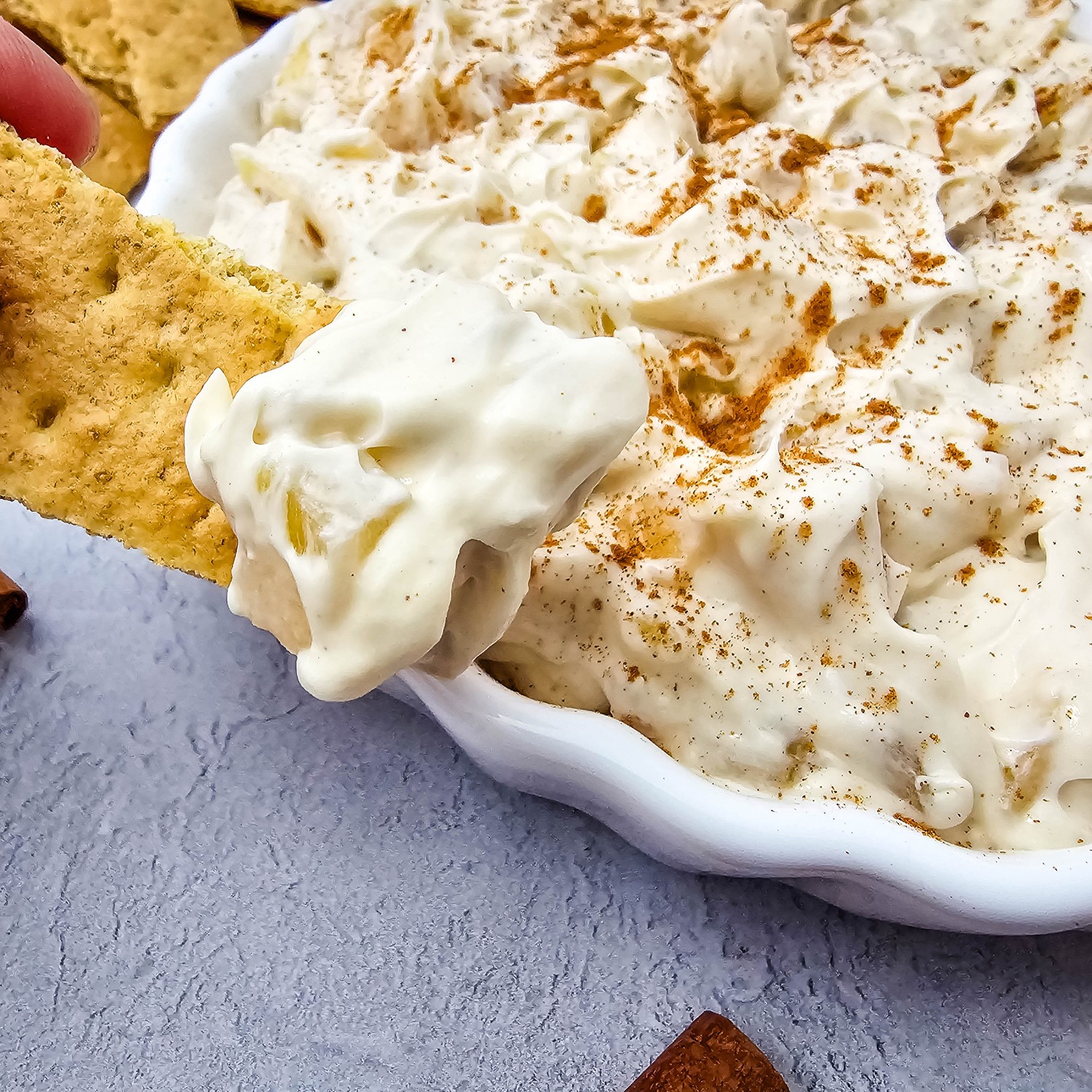 Creamy Apple Pie Dip (5 Ingredients, No Bake)