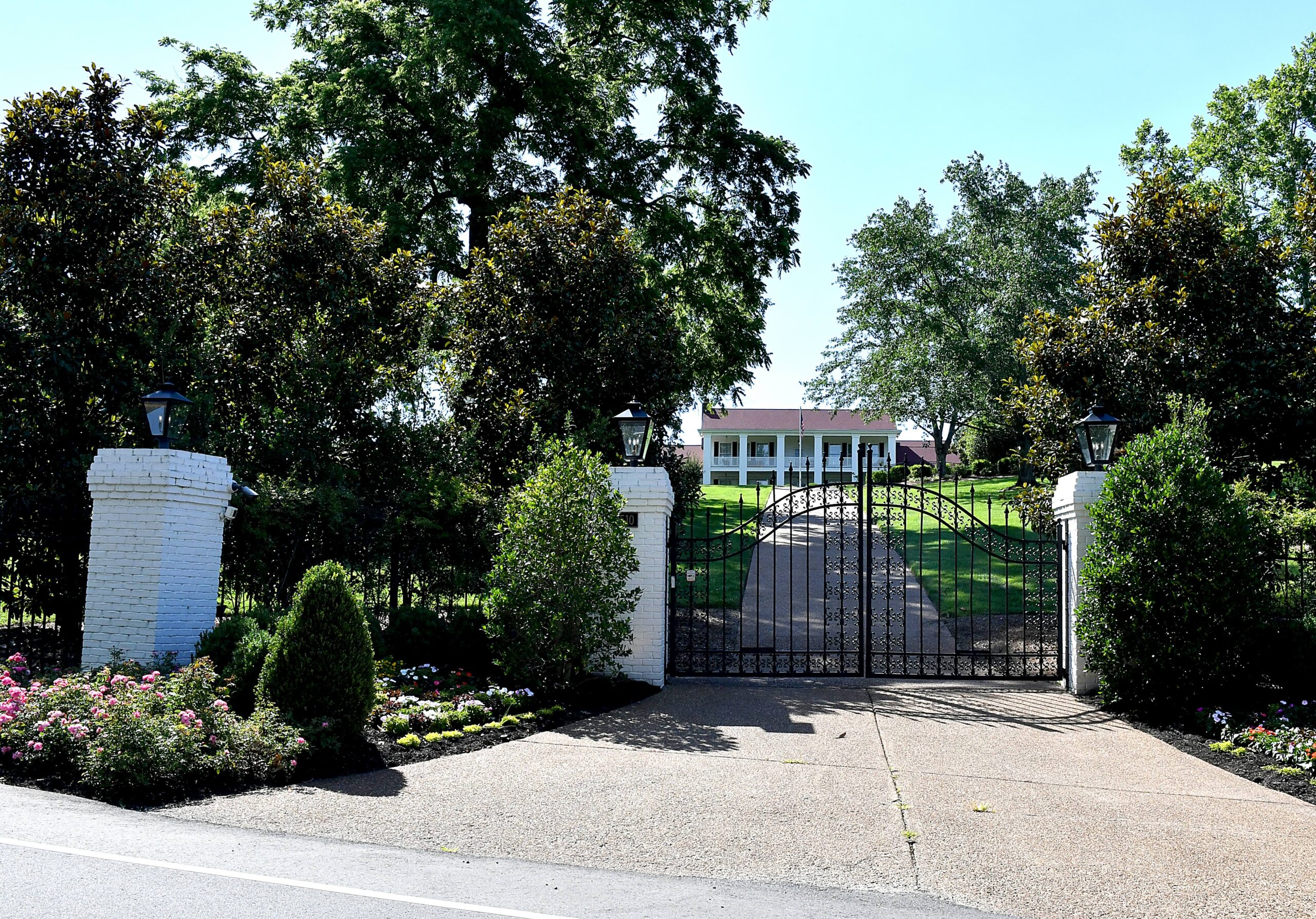 See Dolly Parton’s Private Tennessee Compound That She and Late Husband Carl Dean Built From Scratch