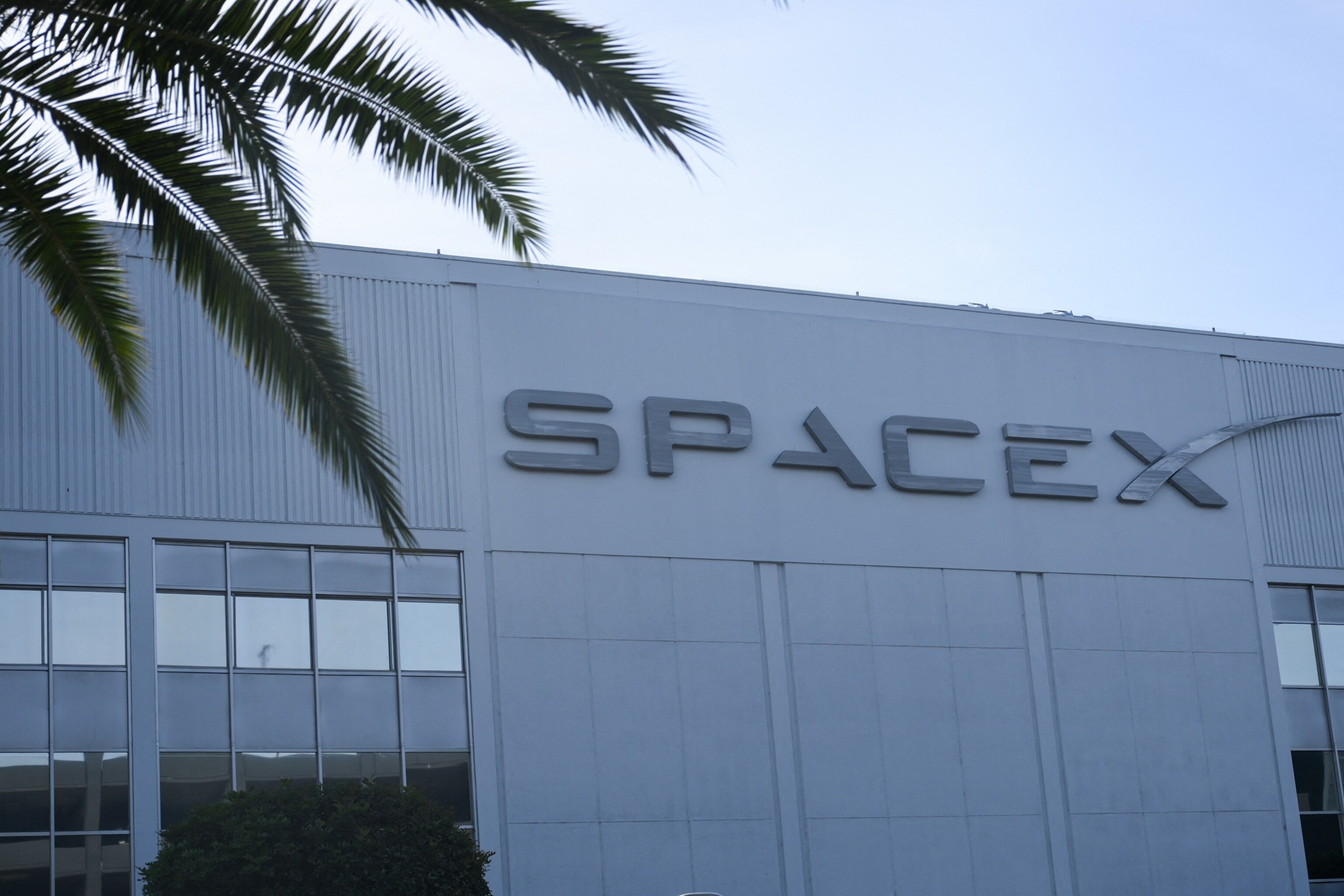 Why has SpaceX stock continued to fall? Experts explain