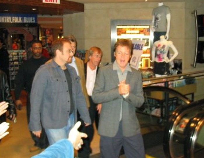 30 Times People Had Unexpected Encounters With Celebrities