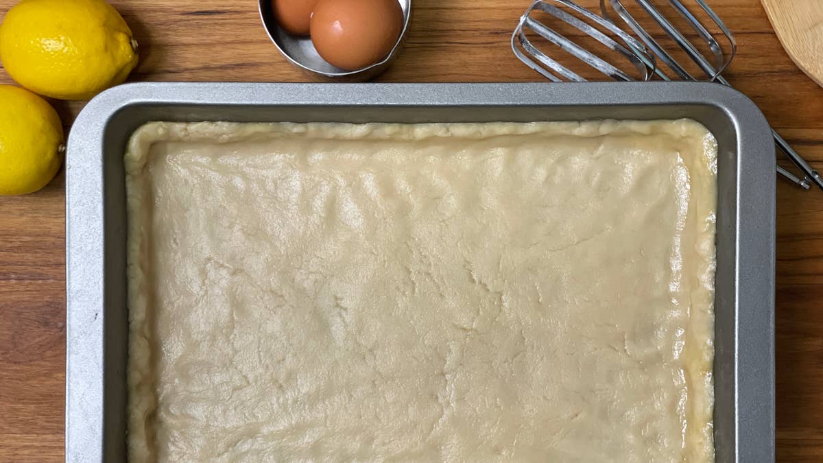trisha-yearwood-lemon-squares-crust