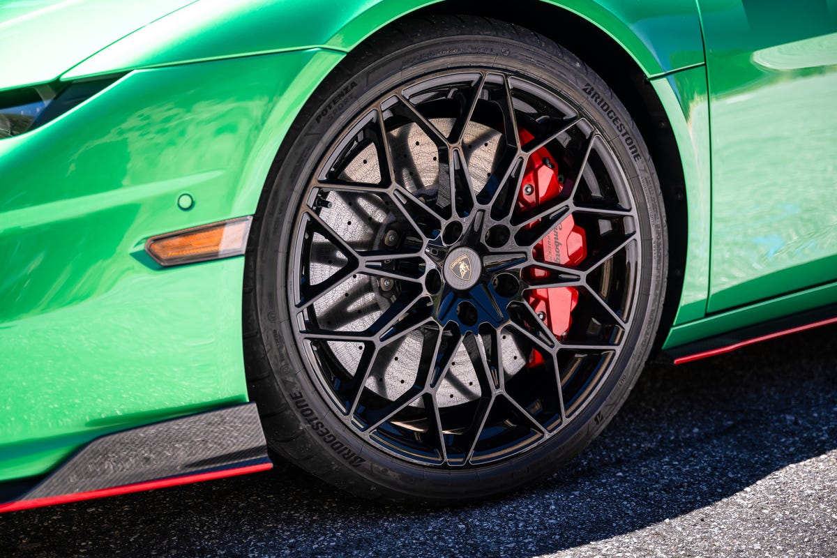 See Exterior Pics of the 2026 Lamborghini Temerario