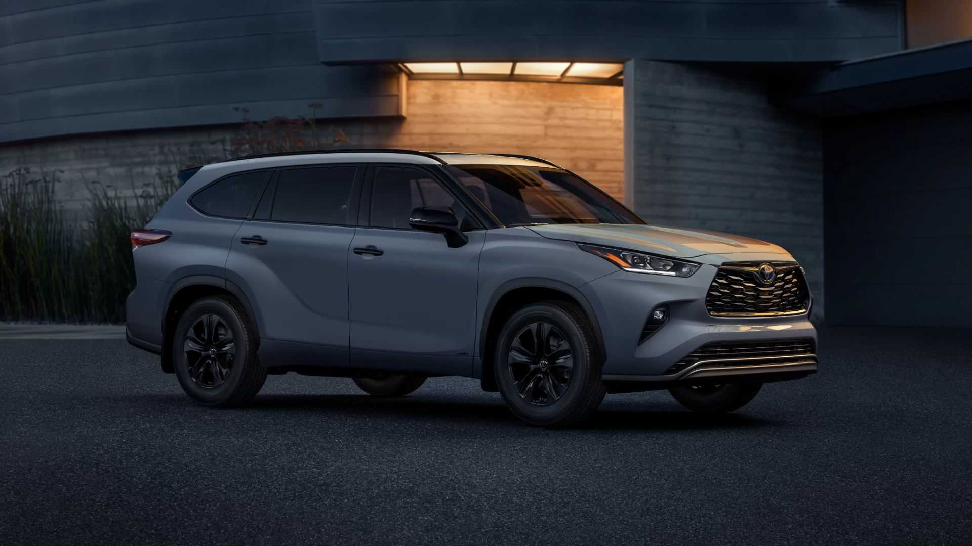 2025 Toyota Highlander XLE Nightshade Edition