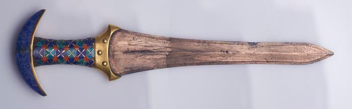 Closer view of princess Ita's dagger (Sameh Abdel Mohsen)