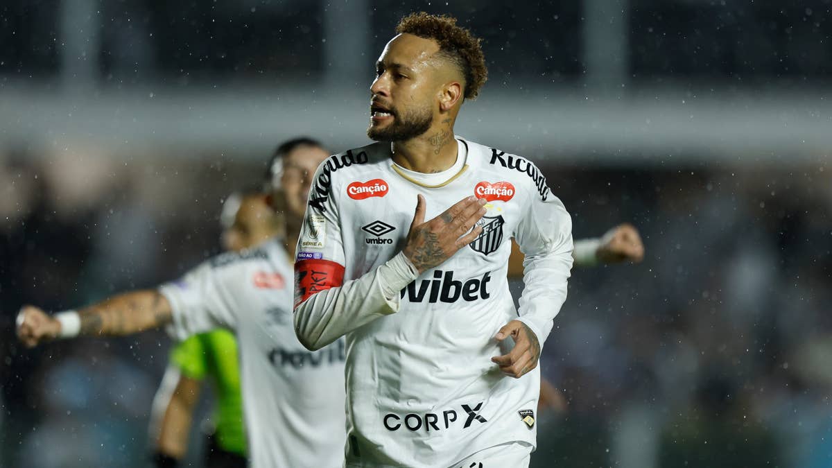 Why isn't Neymar playing today for Santos vs. Universidad Central?