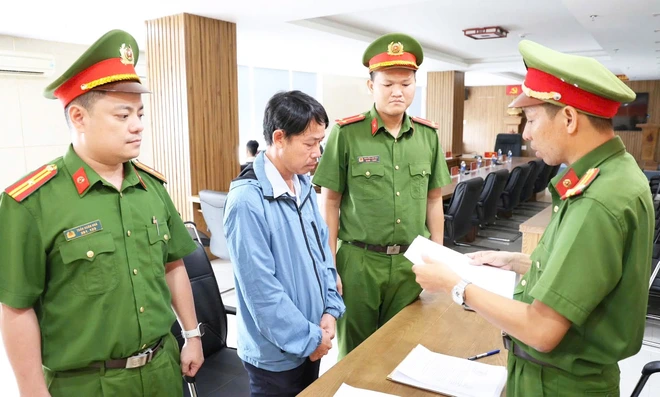 Bắt cựu chuyên viên phòng giáo dục huyện vi phạm đấu thầu, gây thiệt hại hơn 1,7 tỉ đồng