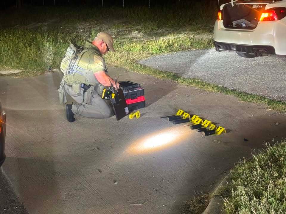 Explosives found, traffic stop ends in arrest after bomb squad call for ...